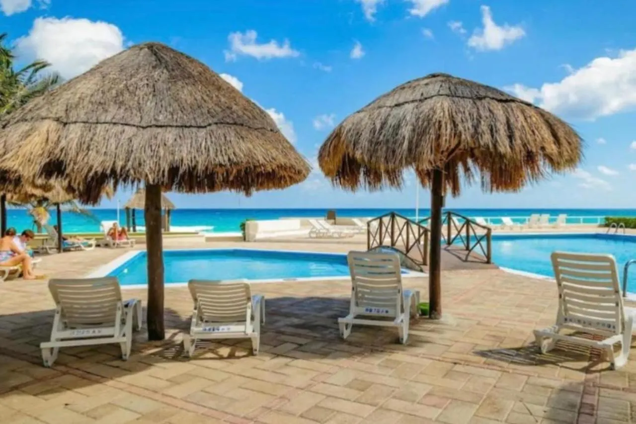 Apartment Apartamento En Zona Hotelera Frente A La Playa Quintana Roo, Mexico Cancun Mexico